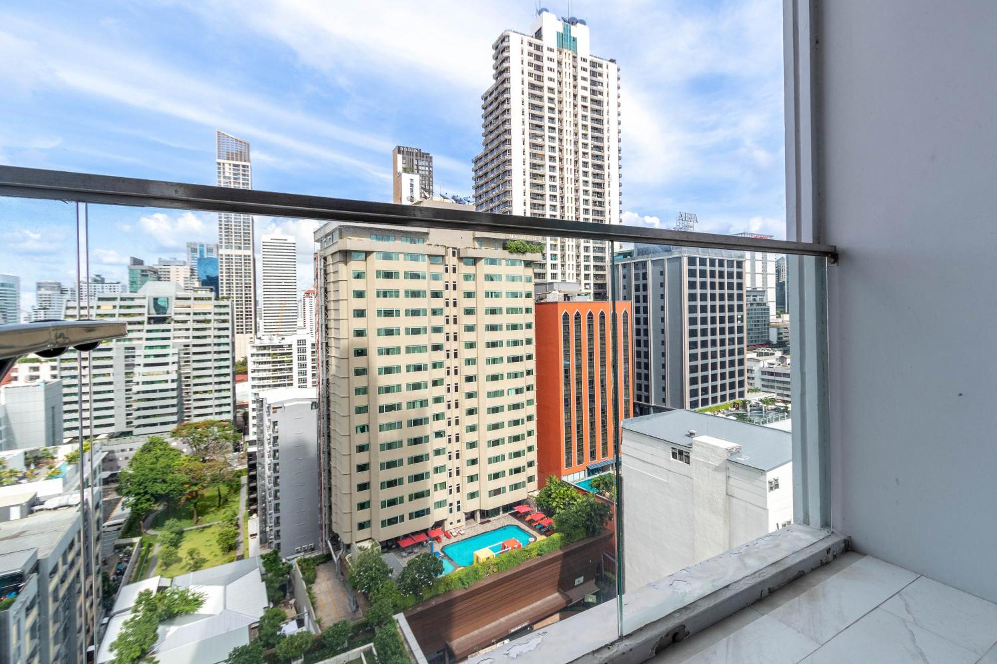 Hyde Sukhumvit 11 Branded Suites Bangkok Extérieur photo